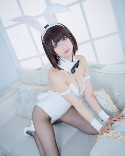 [周叽是可爱兔兔cos套图]周叽是可爱兔兔加藤惠兔女郎cosplay图片图集