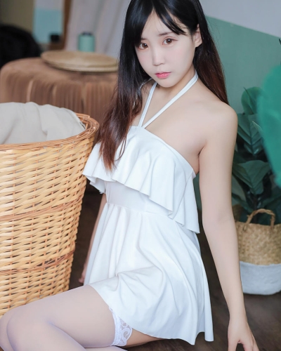 御子Yumiko御子的白裙写真图片_御子的白裙写真套图图包